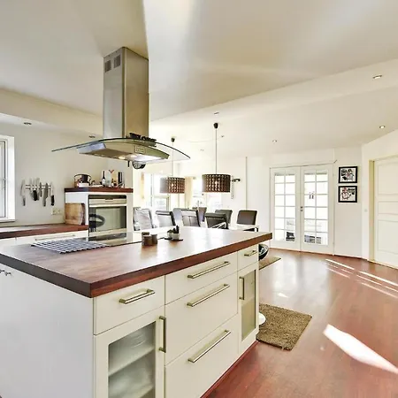 Four-bedroom Holiday In Egå