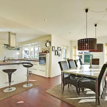 Four-bedroom Holiday In